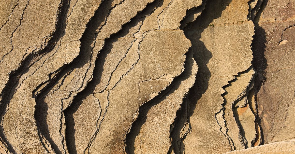 Rock Ruffout Line A close up of a rock formation with lines · Free Stock Photo