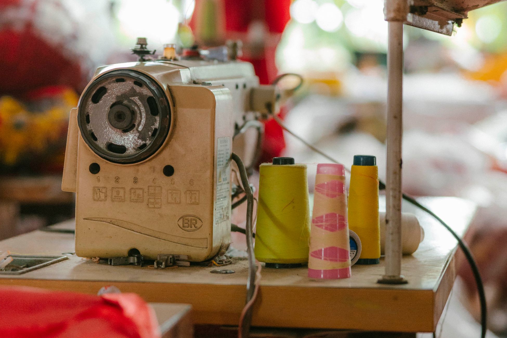 Man Finds Hidden Letter Inside Vintage Sewing Machine