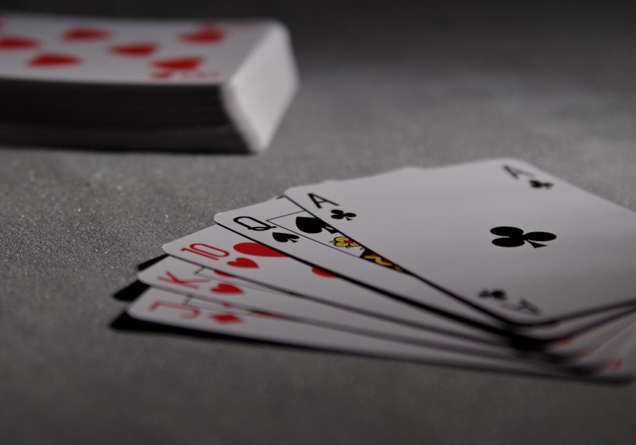 Online Casino: Spielautomaten und Live-Spiele im Überblick