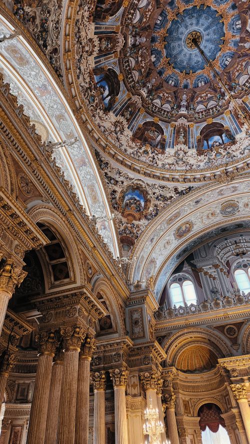 Free Detailed view of an ornate, historical ceiling inside a famous landmark in Istanbul, showcasing exquisite architecture. Stock Photo