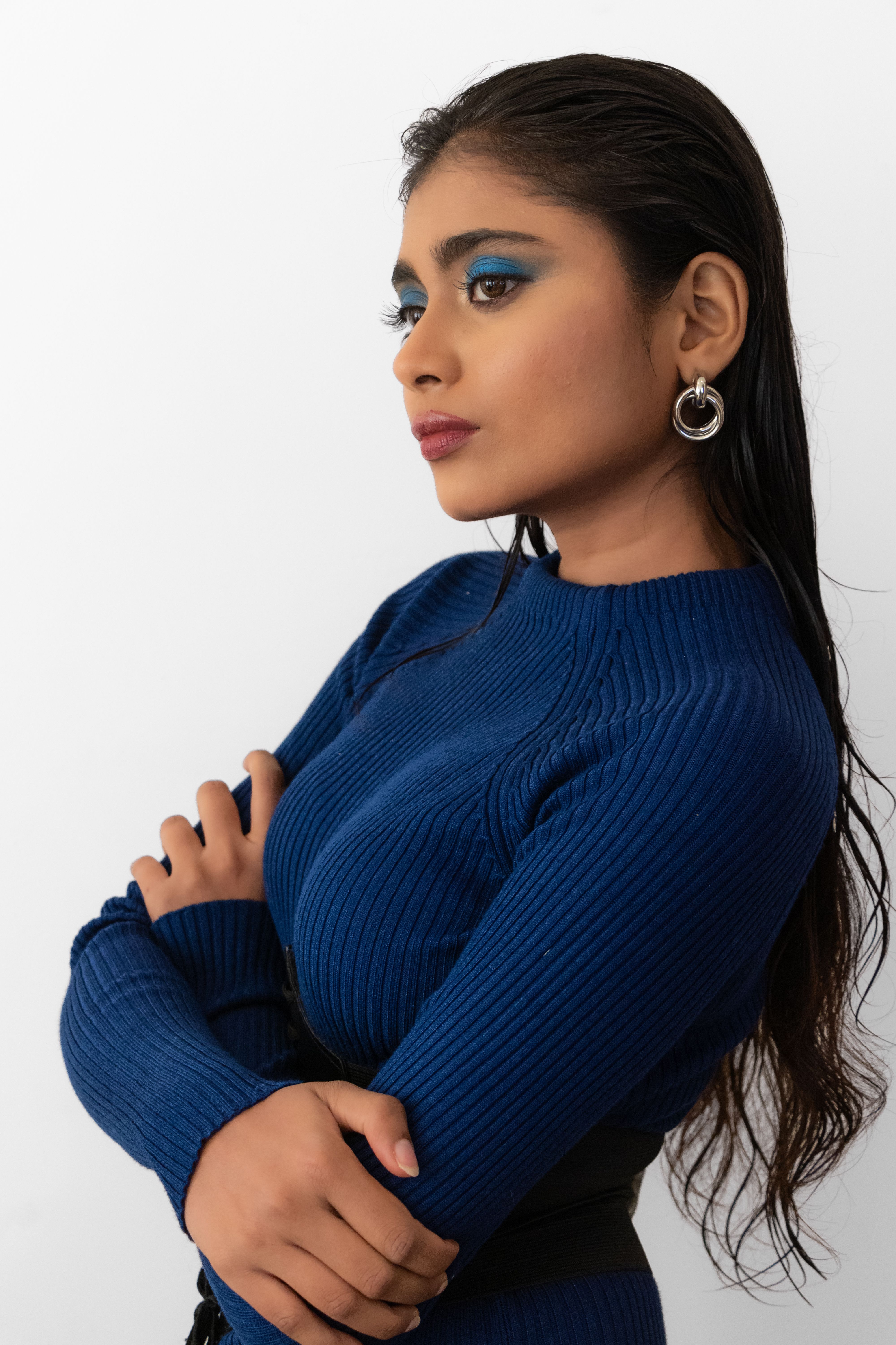 Head-to-toe blue knit set