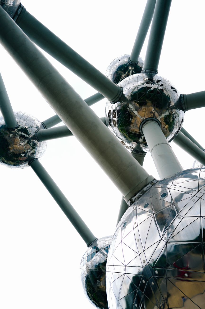 Futuristisch & Nahaufnahme – Majestätisches architektonisches Motiv