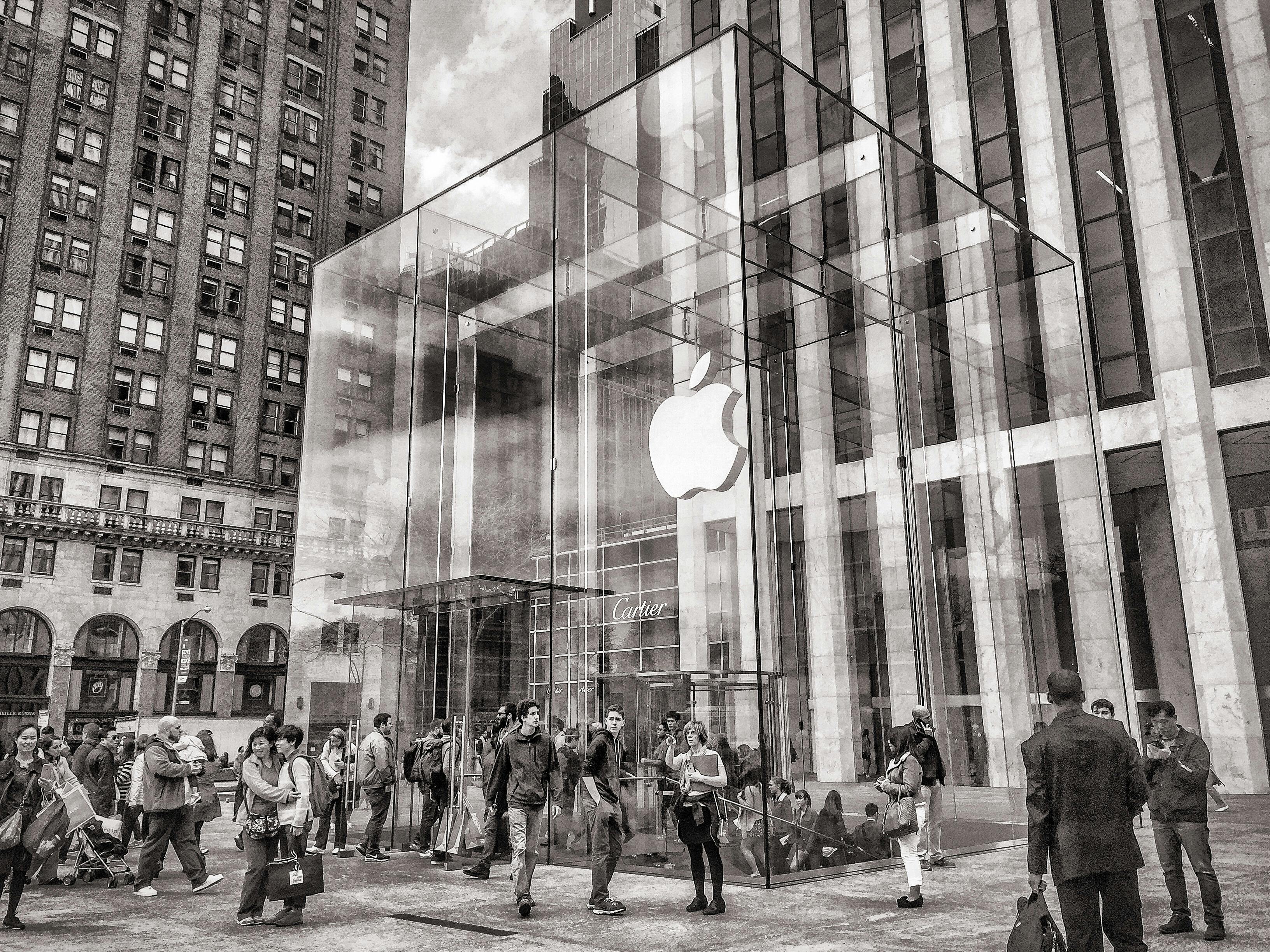 Downtown Salt Lake Apple Store Royalty-Free Images, Stock Photos & Pictures