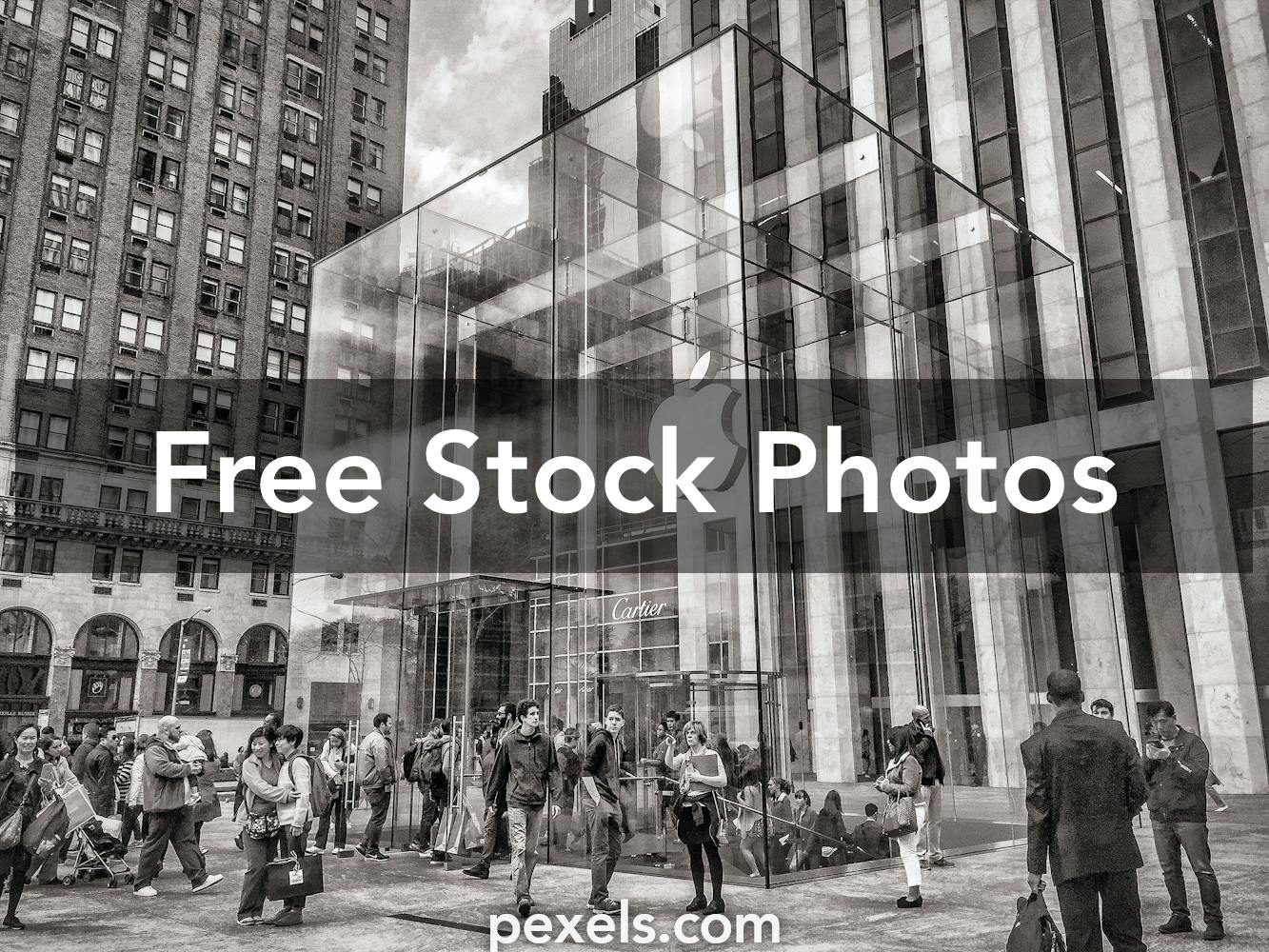 Apple Retail Store Entrance – Stock Editorial Photo © wolterke #87900466