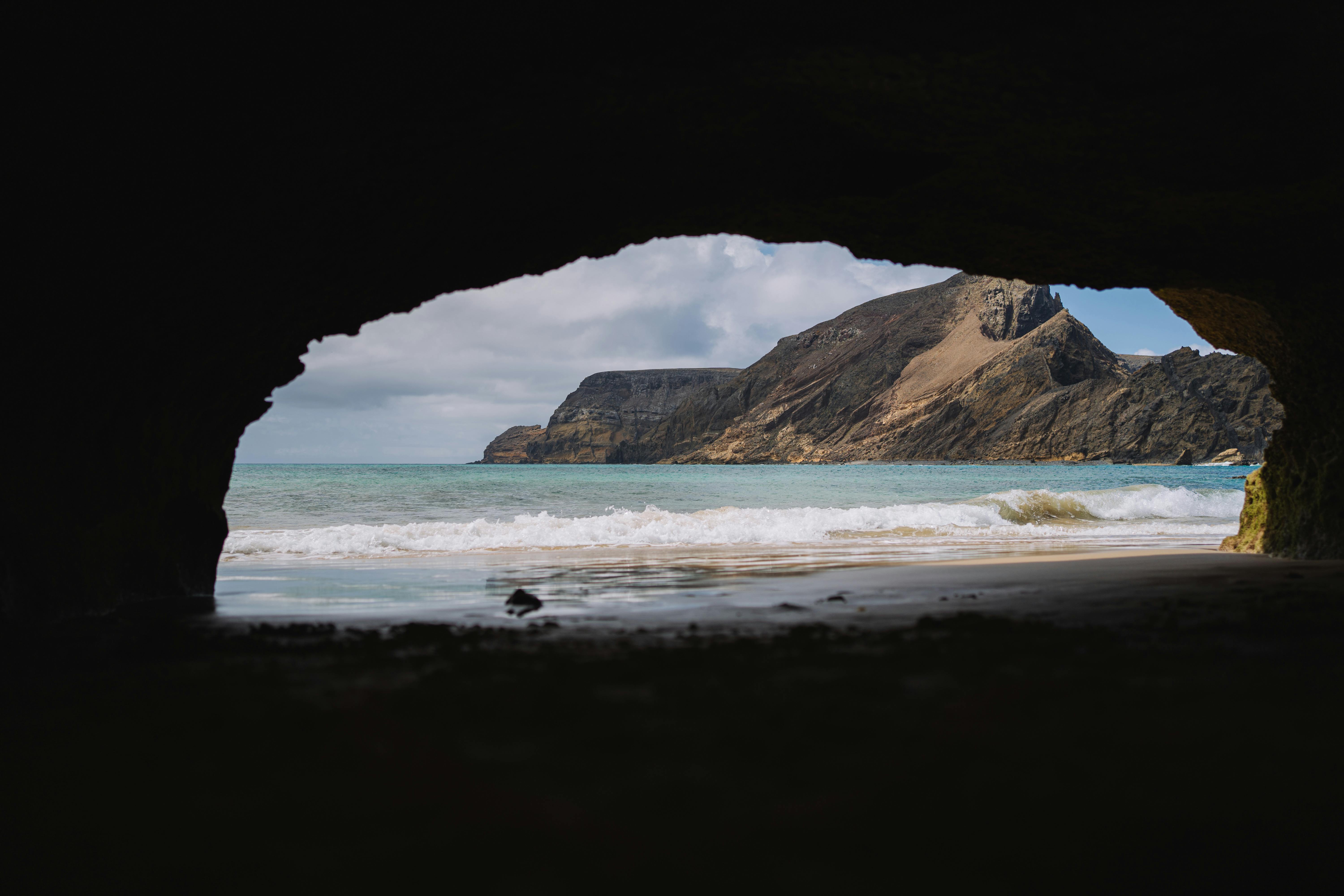 La crique secrète de Stiniva sur l'île de Vis