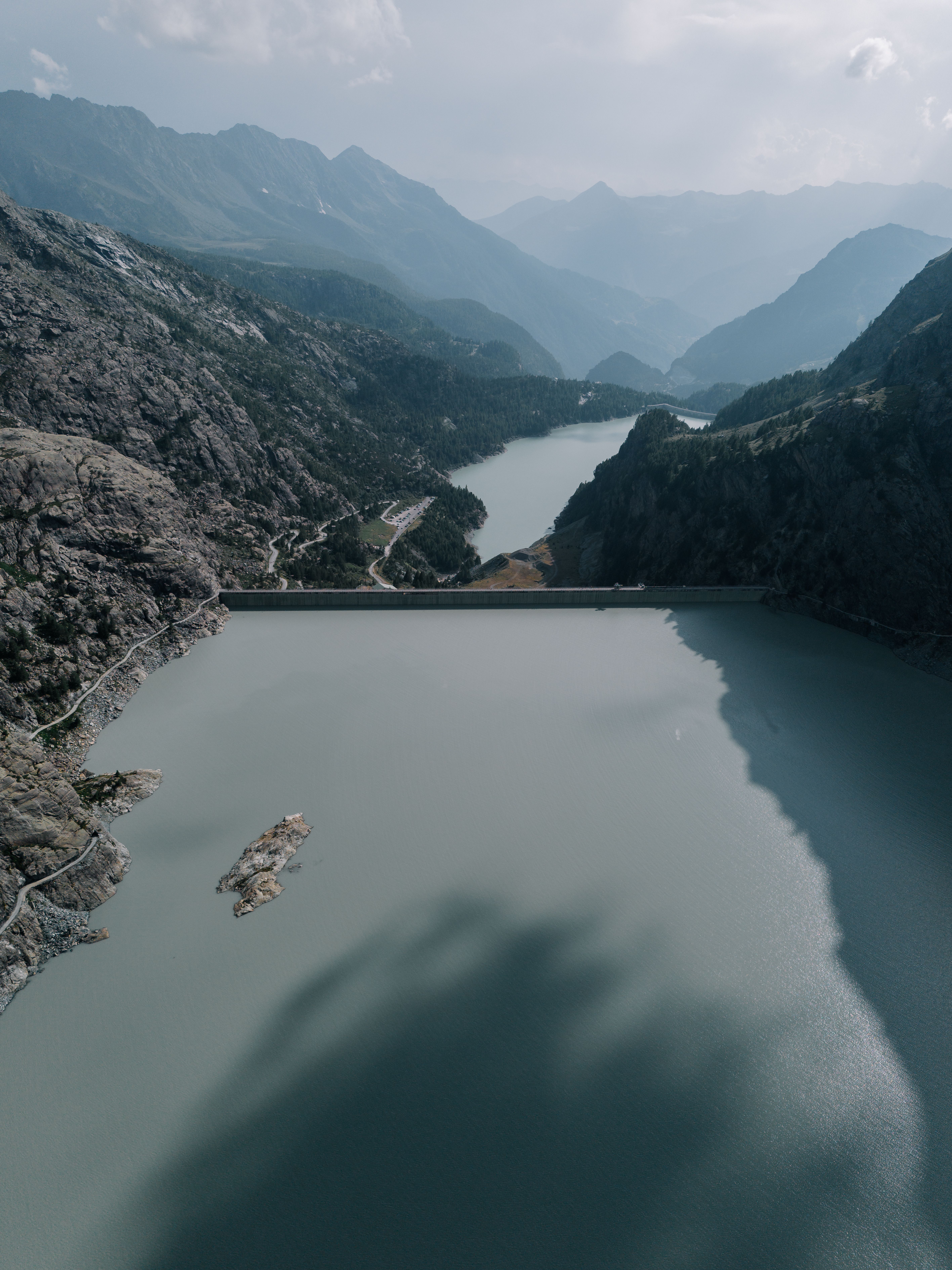 Aerial view of a lake and mountains · Free Stock Photo