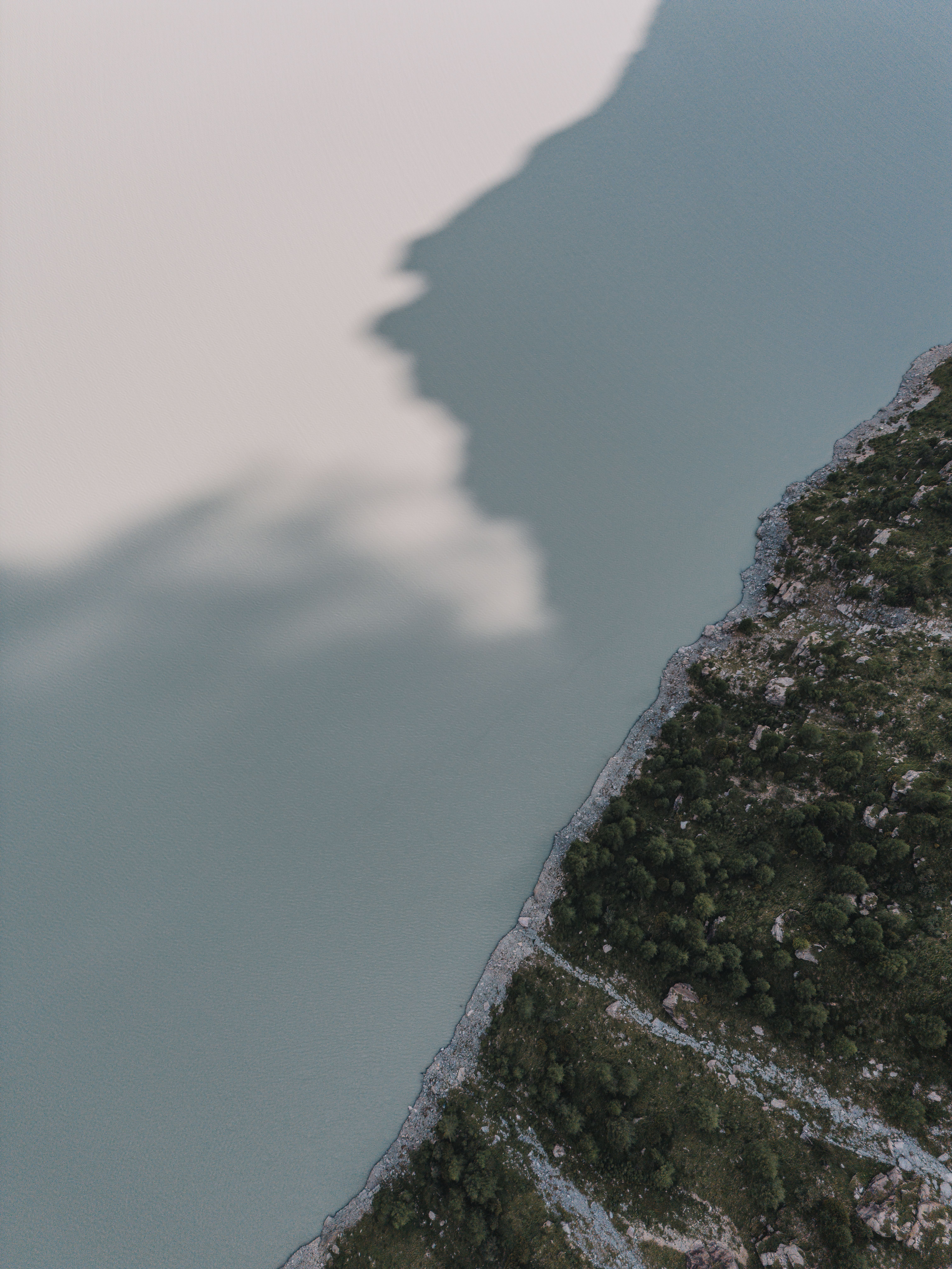 A 3d model of a lake with a shadow · Free Stock Photo