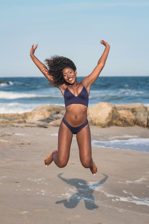 Foto d'estoc gratuïta de a l'aire lliure, bikini, diversió