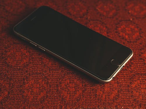 Space Gray Iphone 6 Displaying Black Screen
