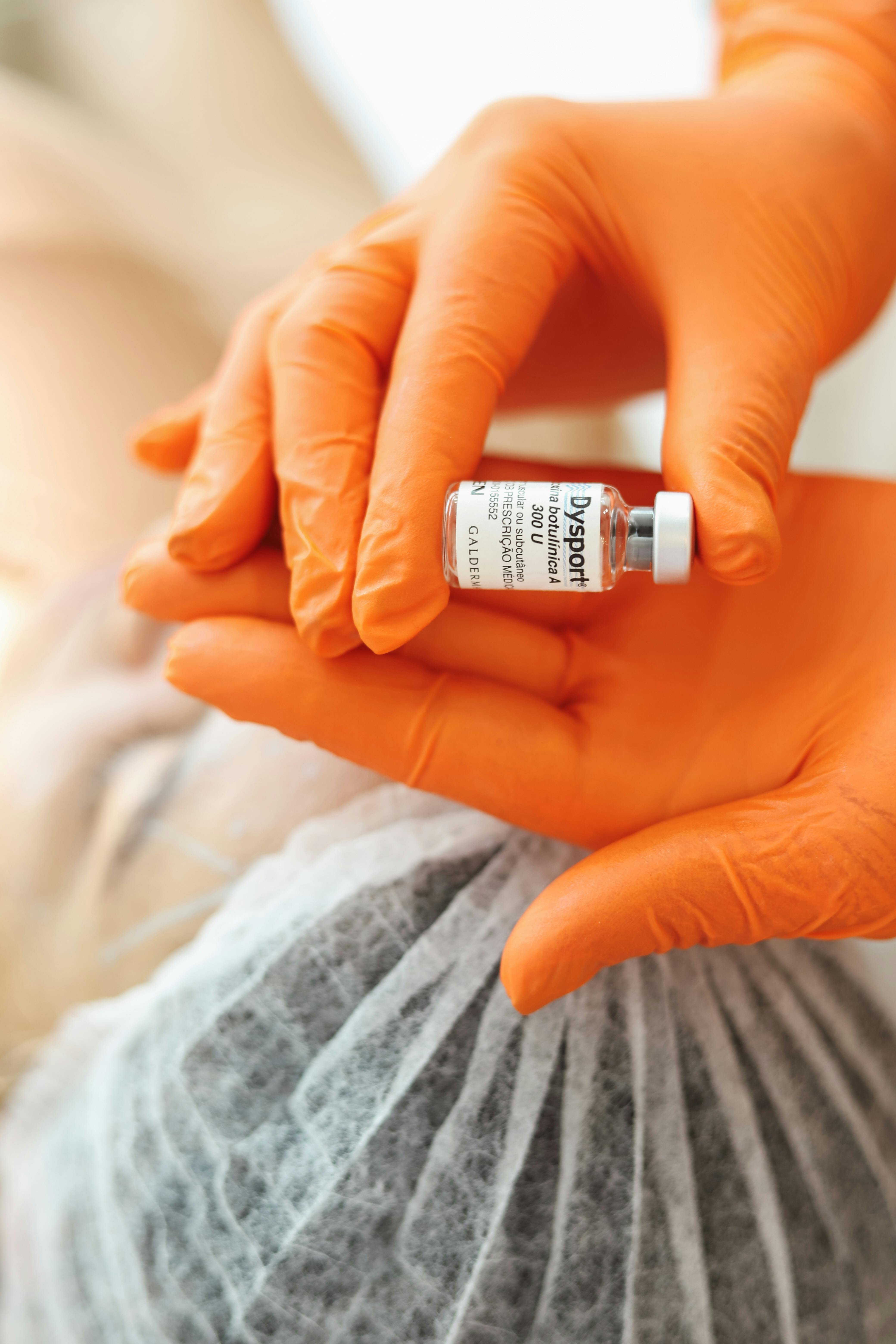 Amendă pentru patroana clinicii stomatologice după controlul ISS; Ministrul Muncii închide locația unde a murit Sara