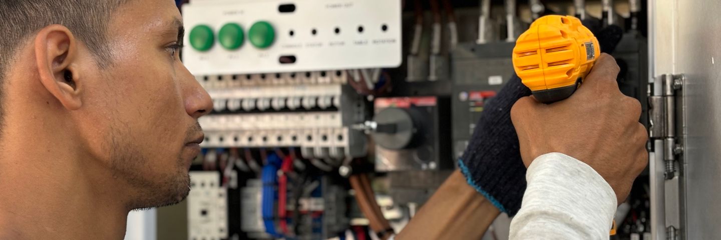 システムエンジニアの作業風景のイメージ写真