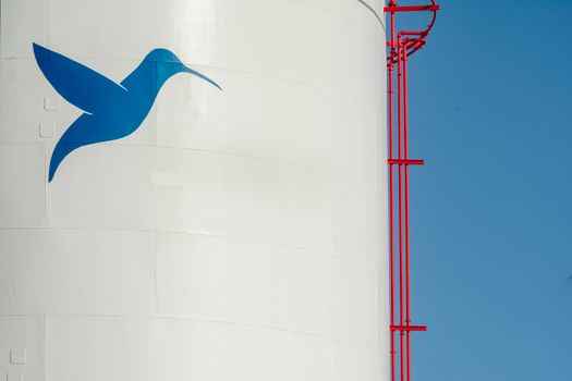Proses fabrikasi tangki penyimpanan LNG skala industri