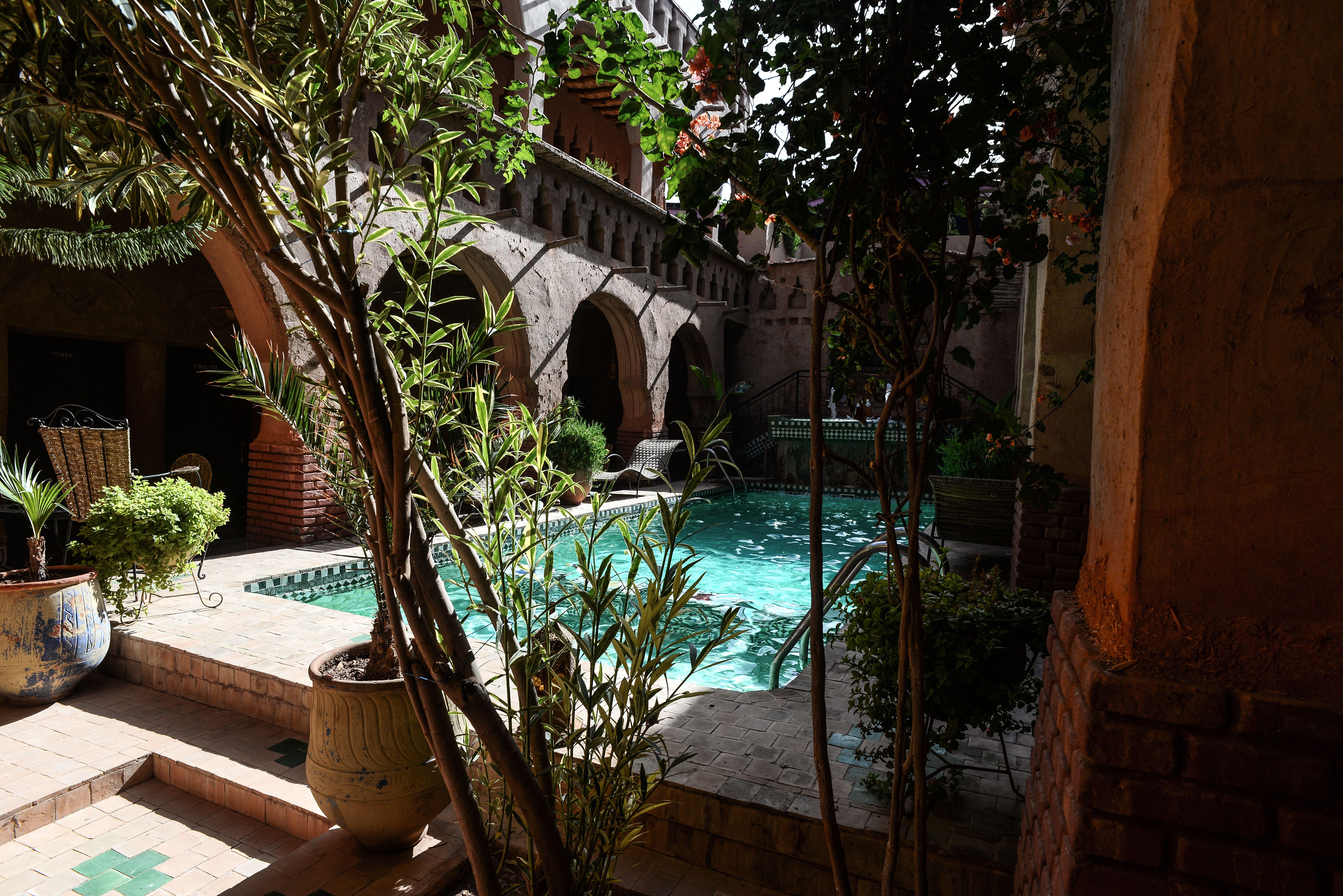 Winterizing an Above-Ground Pool Without Cracking the Walls