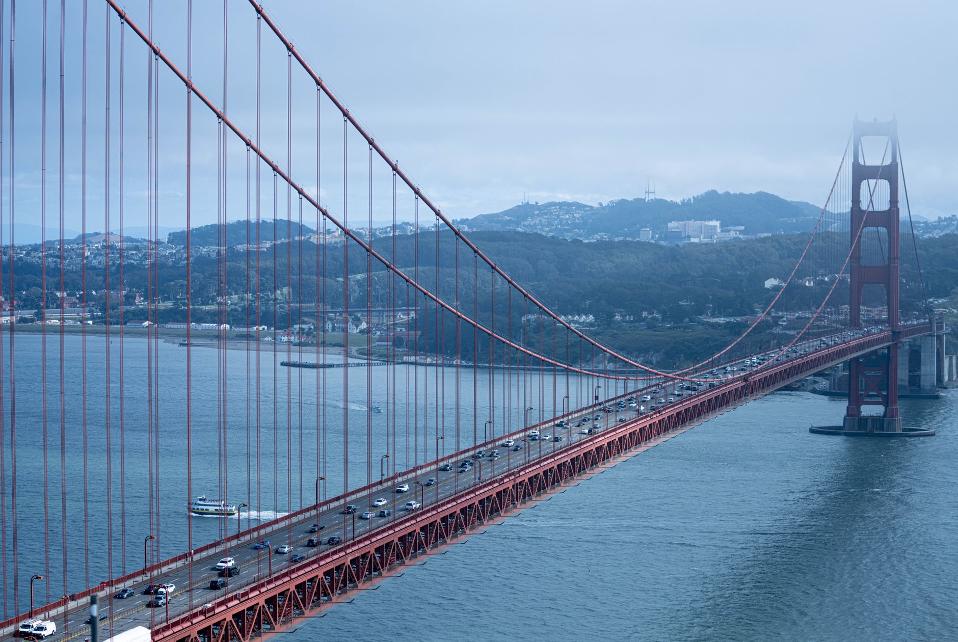 Stunning view of the Golden Gate Bridge spanning San Francisco Bay on a clear day.