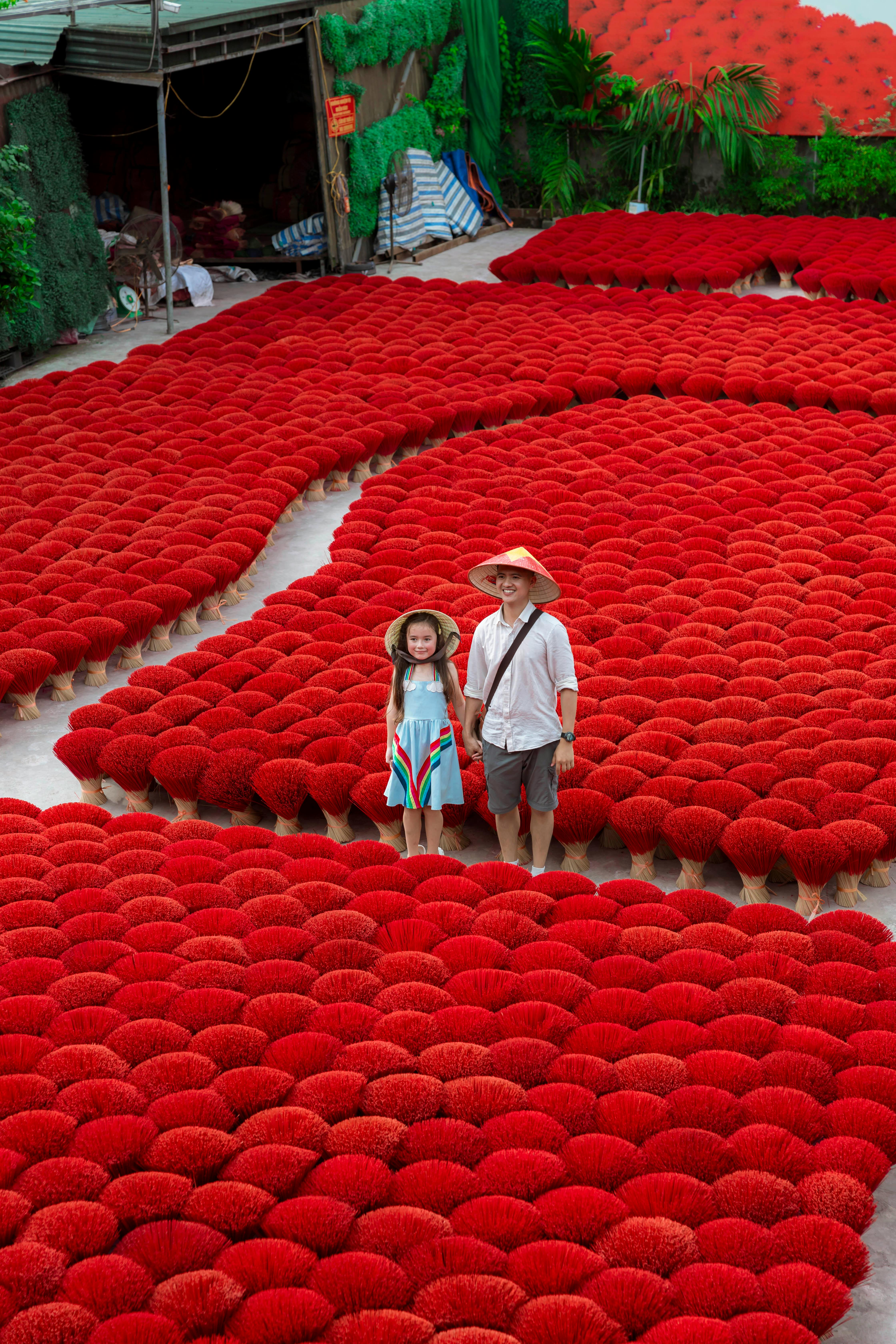 29  Agrowisata & Unik  Desa Wisata Ngadimulyo: Pengalaman Otentik Pasar Papringan dan Kearifan Lokal  Desa wisata berbasis komunitas dengan pasar unik di kebun bambu dan paket wisata kearifan lokal.