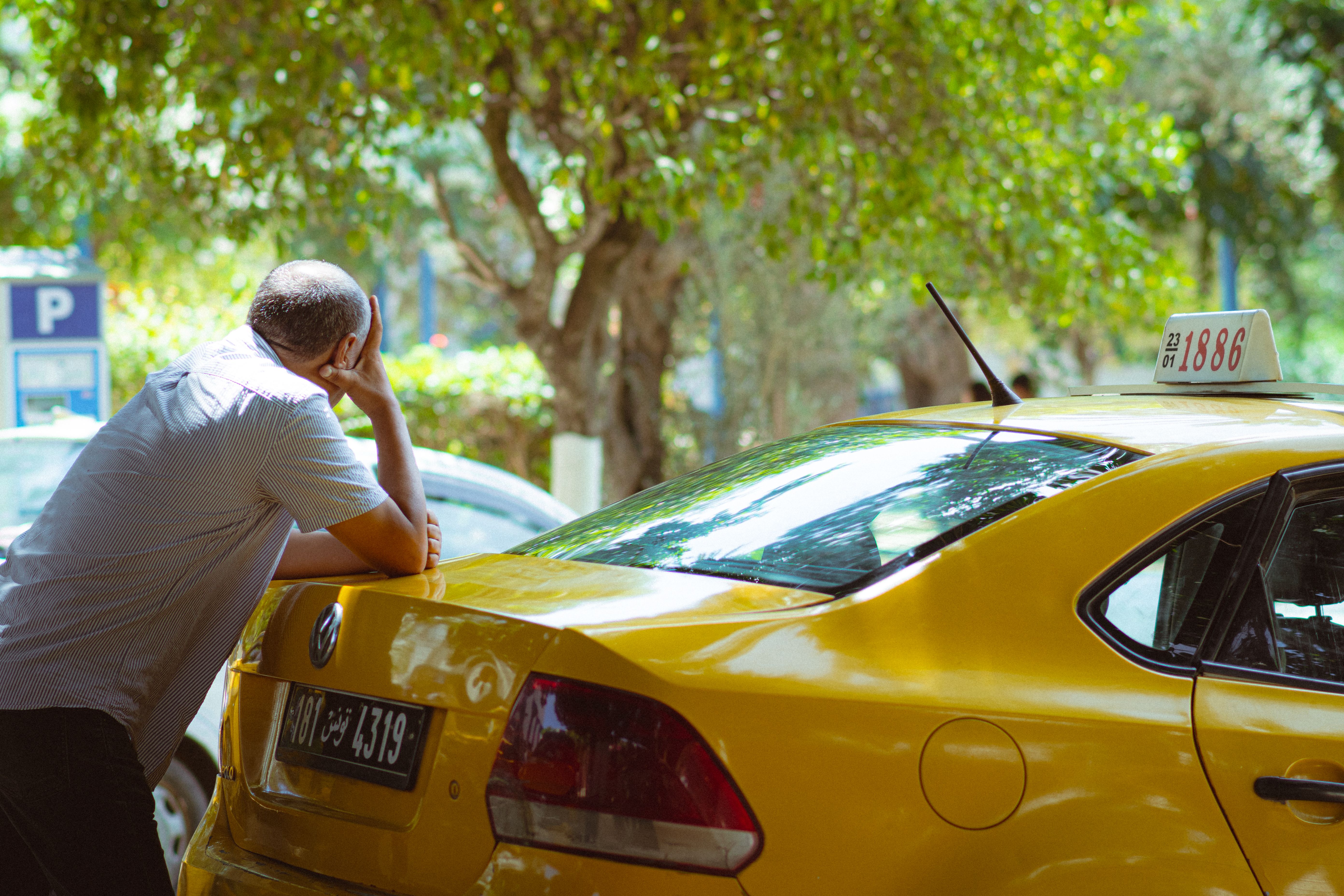 Uber taps Expedia to add hotel bookings in super app push — Photo by Mahmoud Yahyaoui on Pexels