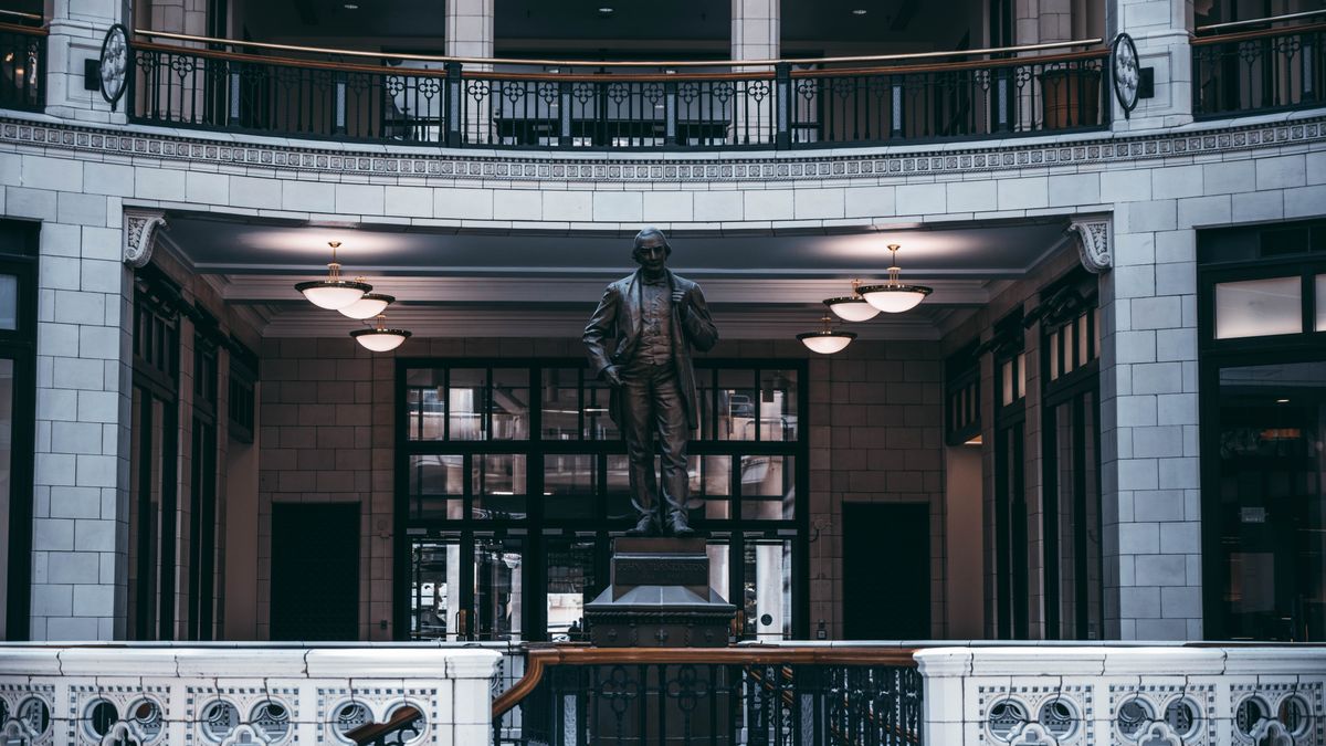 How to Enter Tech Giveaways in Milwaukee, Wisconsin Without Scams
