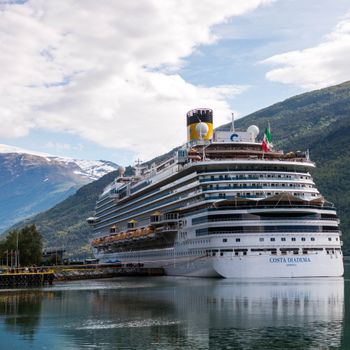 Cruise Ship