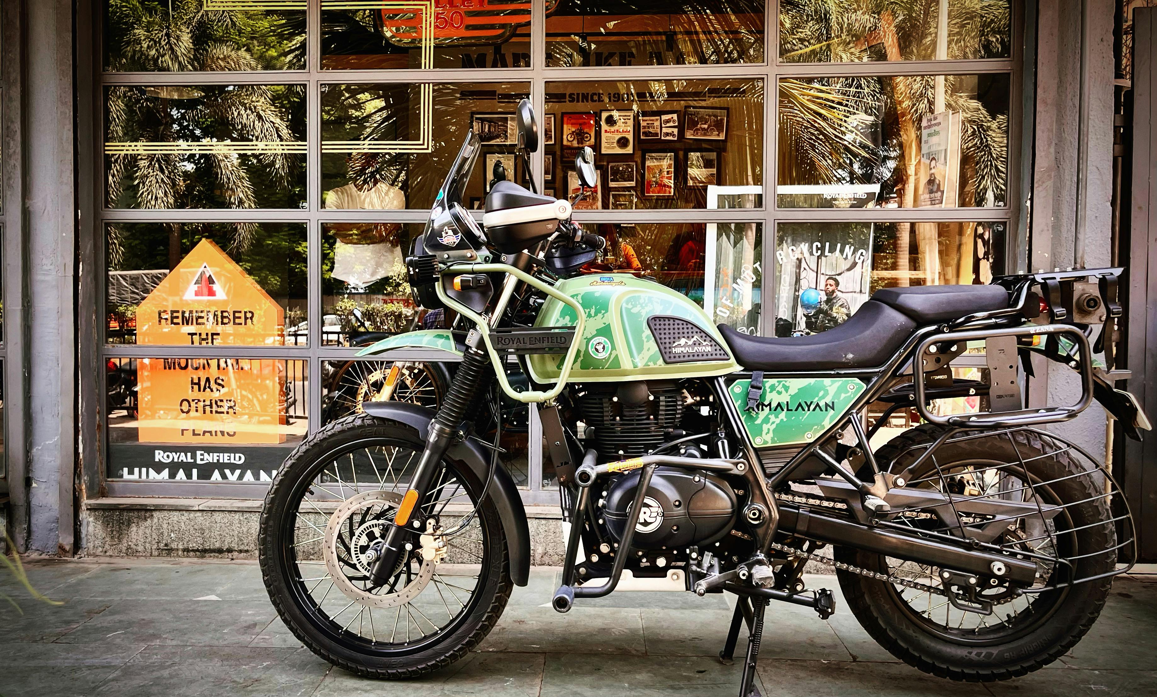 outdoor adventure show outdoor adventure store — Photo by Saswat RS on Pexels
