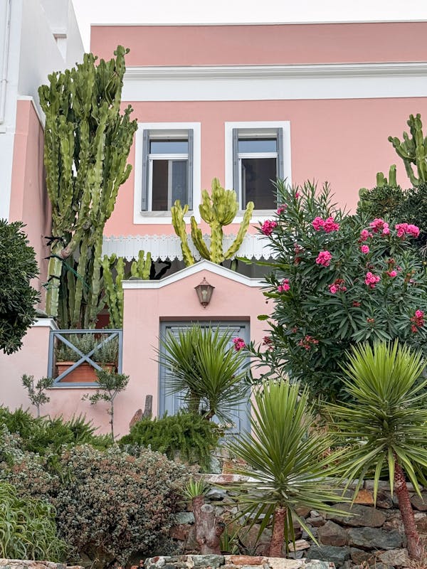 free-photo-of-pink-house-and-beautiful-garden-in-greece.jpeg