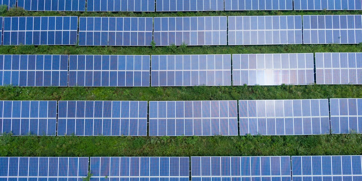 Instalación de paneles solares fotovoltaicos en tejado