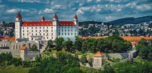 Weißes Und Rotes Schloss