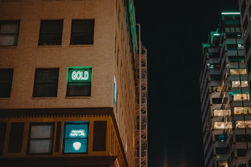 Foto De Edificios Durante La Noche