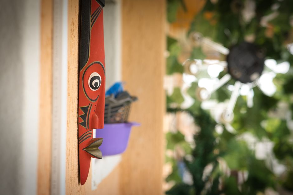 Verzamelde kastanjes en gekleurde bladeren voor decoratie. Verzamelde kastanjes en gekleurde bladeren voor decoratie.