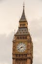 伦敦伊丽莎白塔上大本钟的特写