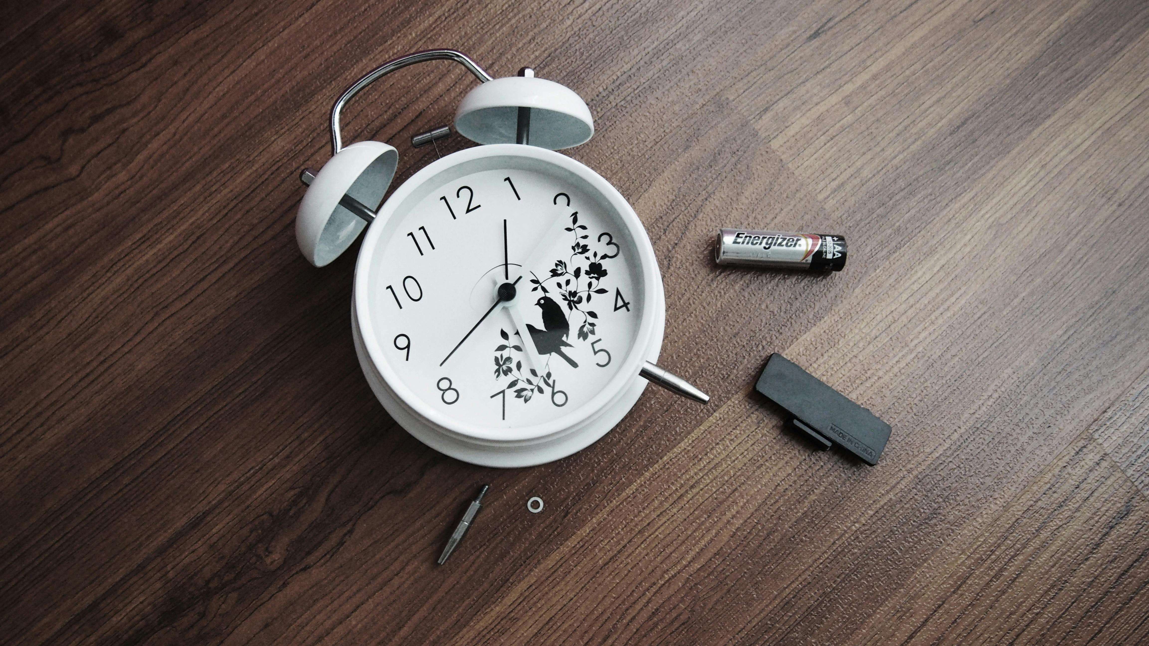 Silver Framed Analog Wall Clock \u00b7 Free Stock Photo