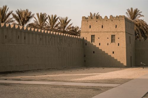 Free Explore the ancient architecture of Al Ain Fort, Abu Dhabi's historic desert landmark. Stock Photo