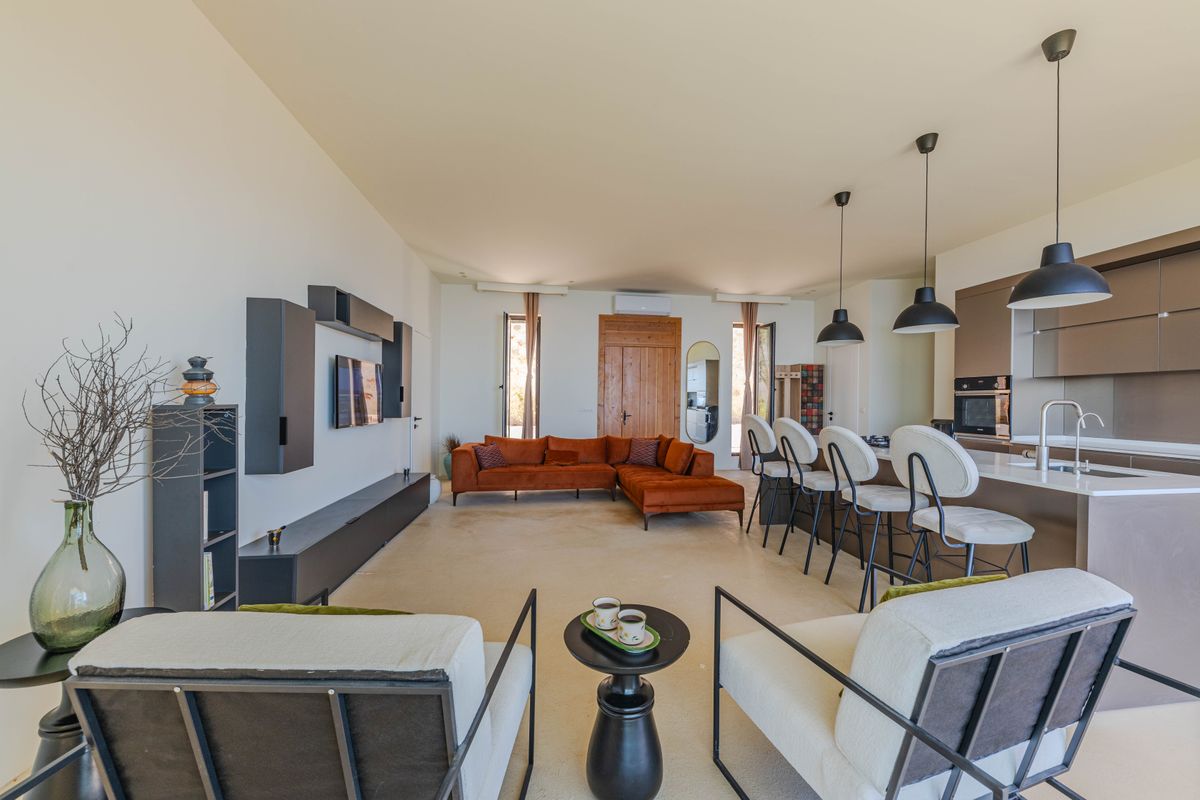Choosing Furniture for Balance and Comfort