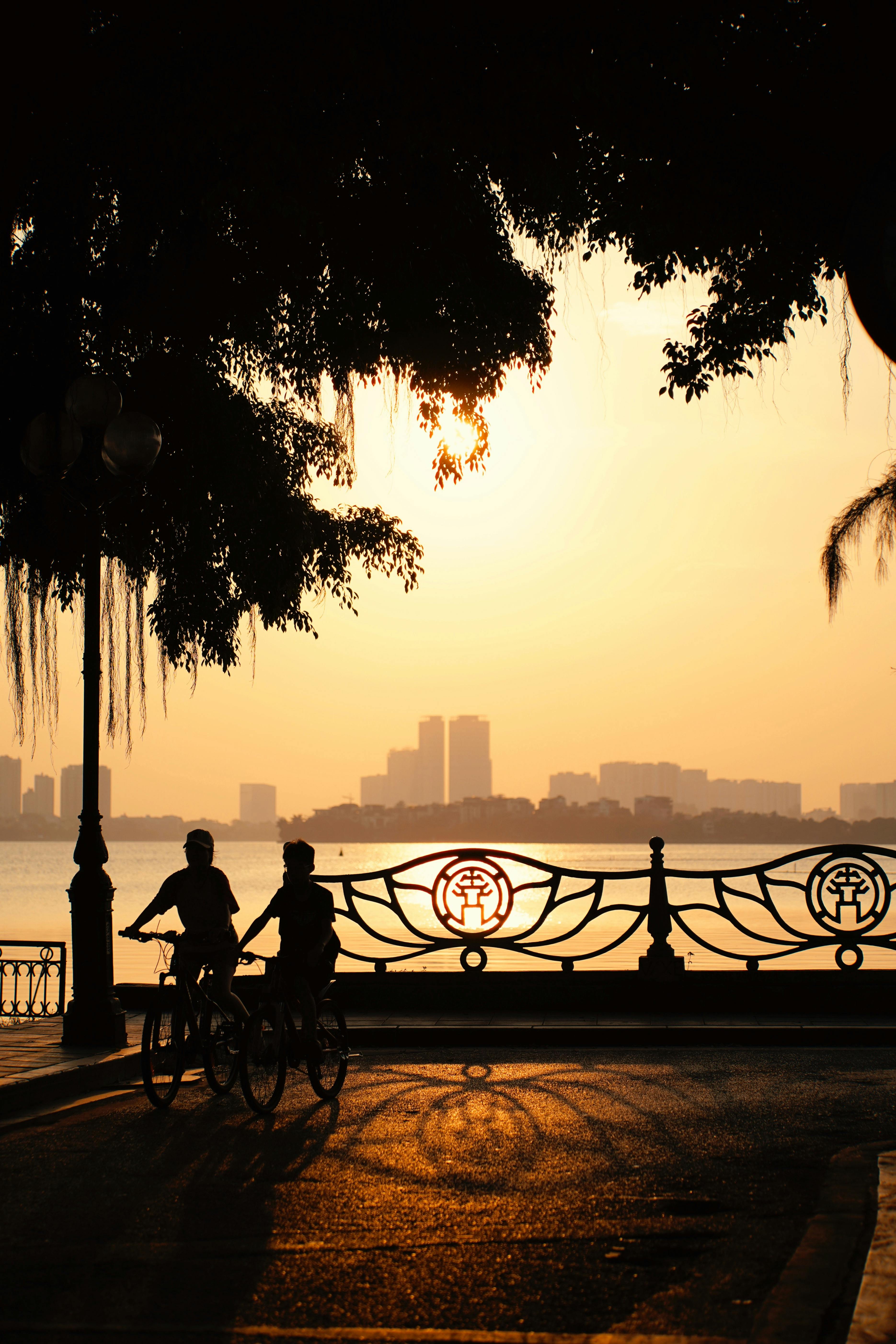 Lac de l'Ouest - le plus grand lac de la capitale