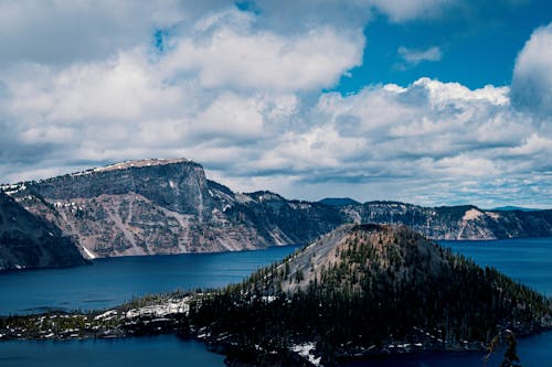 Selective Focus Photography of Island