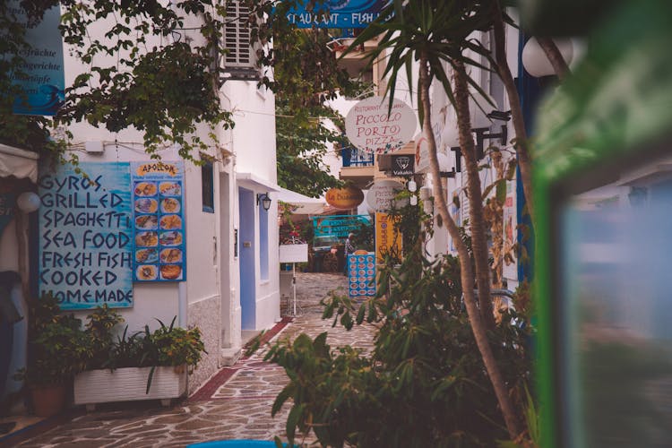 Restaurants In An Alley