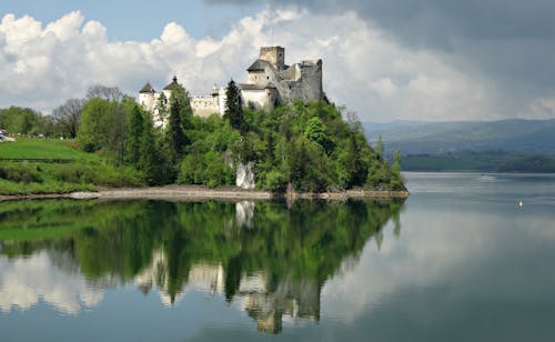 免费 水体附近的城堡 素材图片