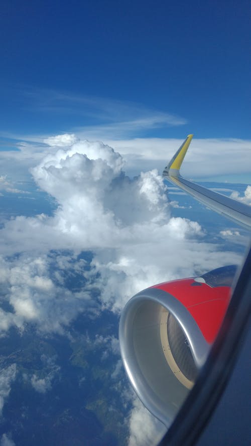 玻璃窗, 雲, 飛機 的 免费素材图片