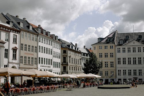 Café at Plaza