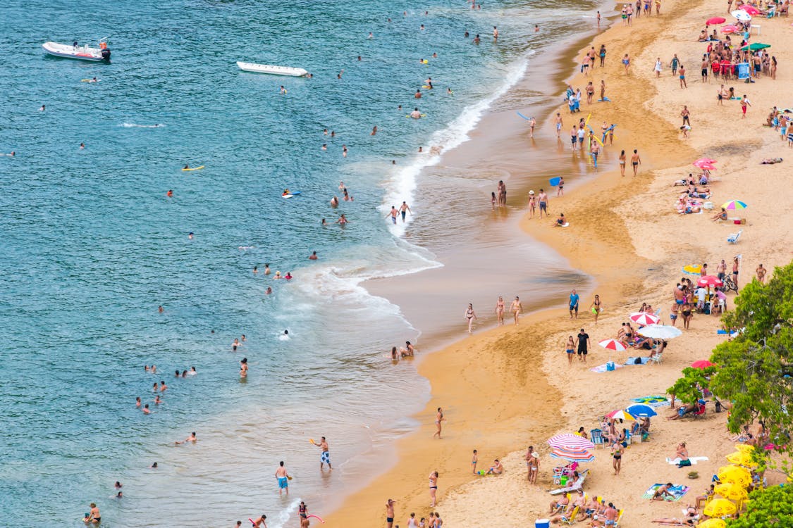 Persone Sulla Spiaggia