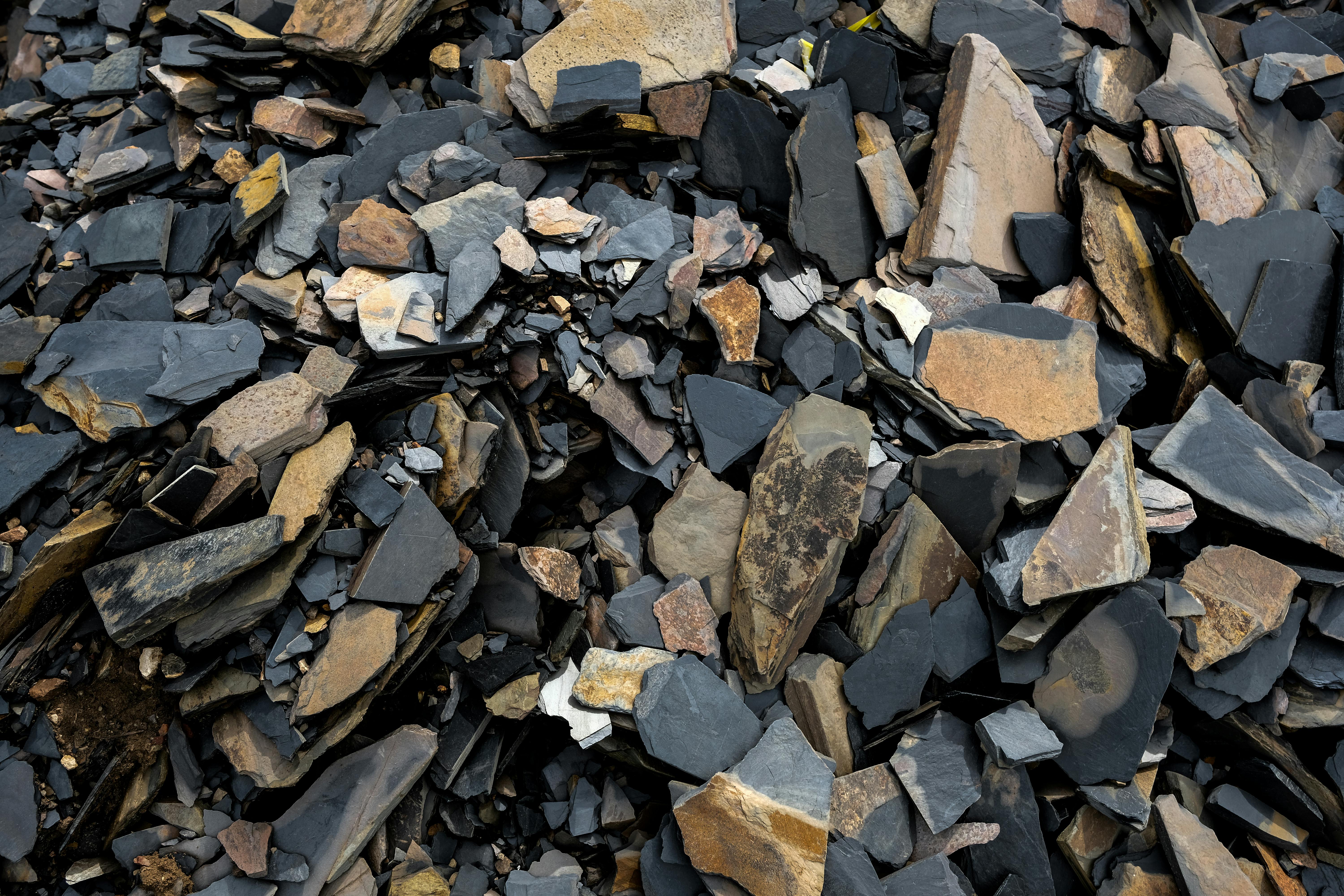 Madagascar lifts 16-year ban on new mining permits,
