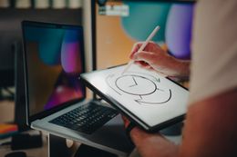 Vector artwork open on a monitor — photo by Jakub Zerdzicki on Pexels