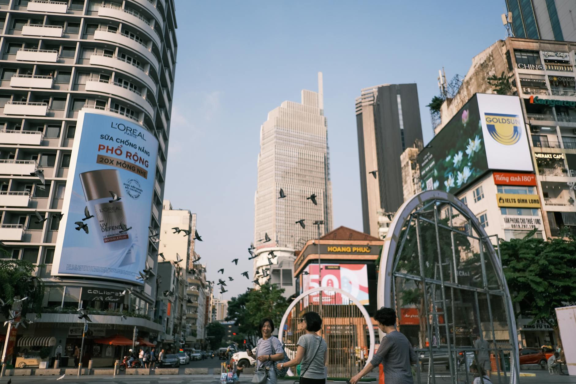 Ho Chi Minh City Vietnam Bustling Metropolis Coffee Culture Workspaces Internet Speed Accommodation