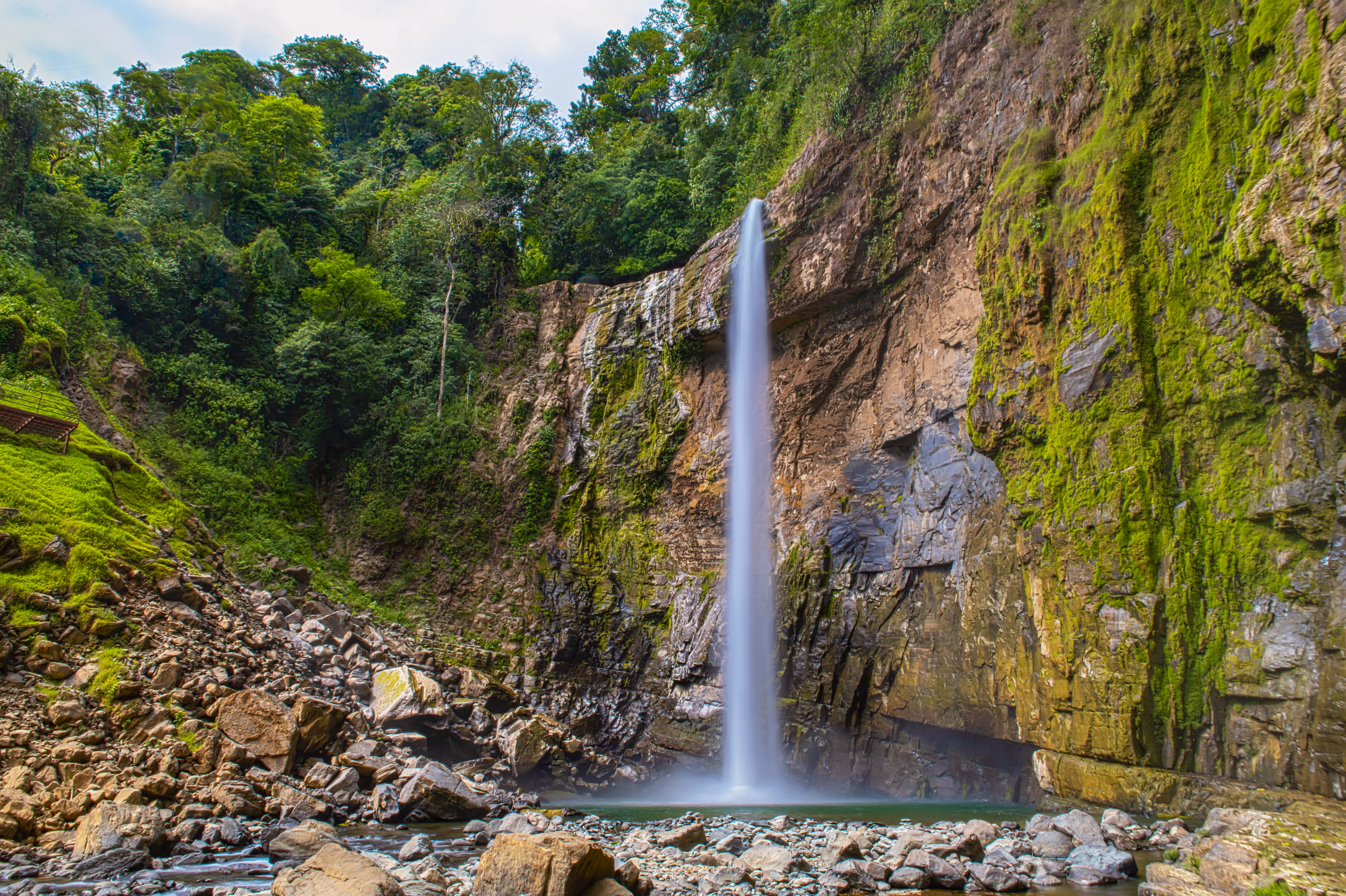 Familia de Hecelchakán exige justicia por muerte de trabajador del INAH hallado atado en cascada de Tabasco