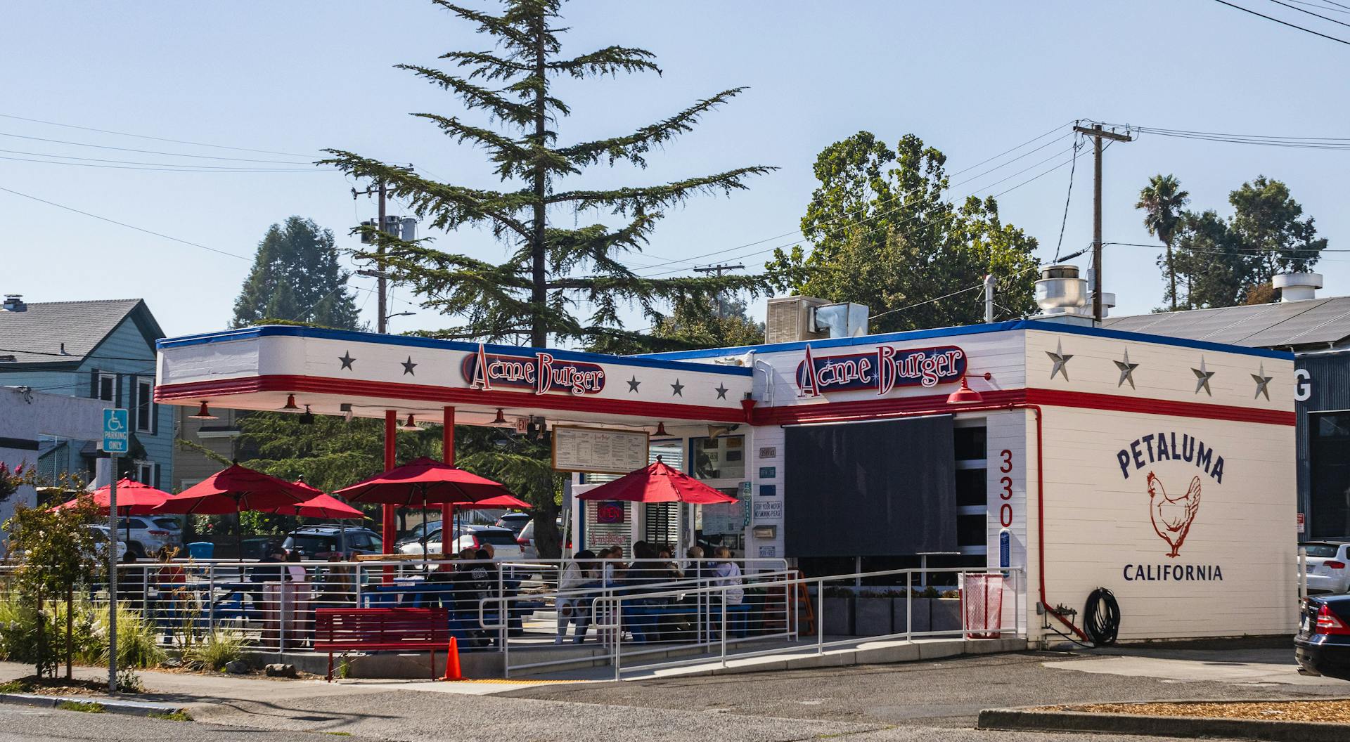 Outdoor Diner Scene in Petaluma, California