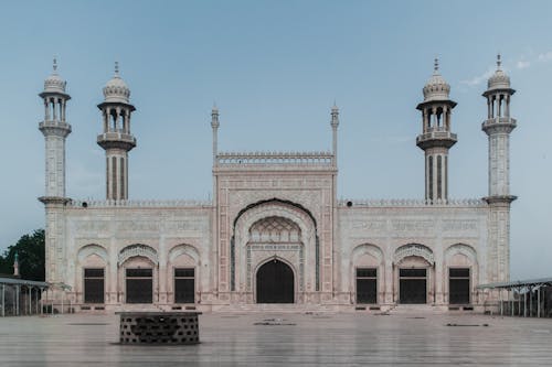 Historisch Gebouw En Minaretten