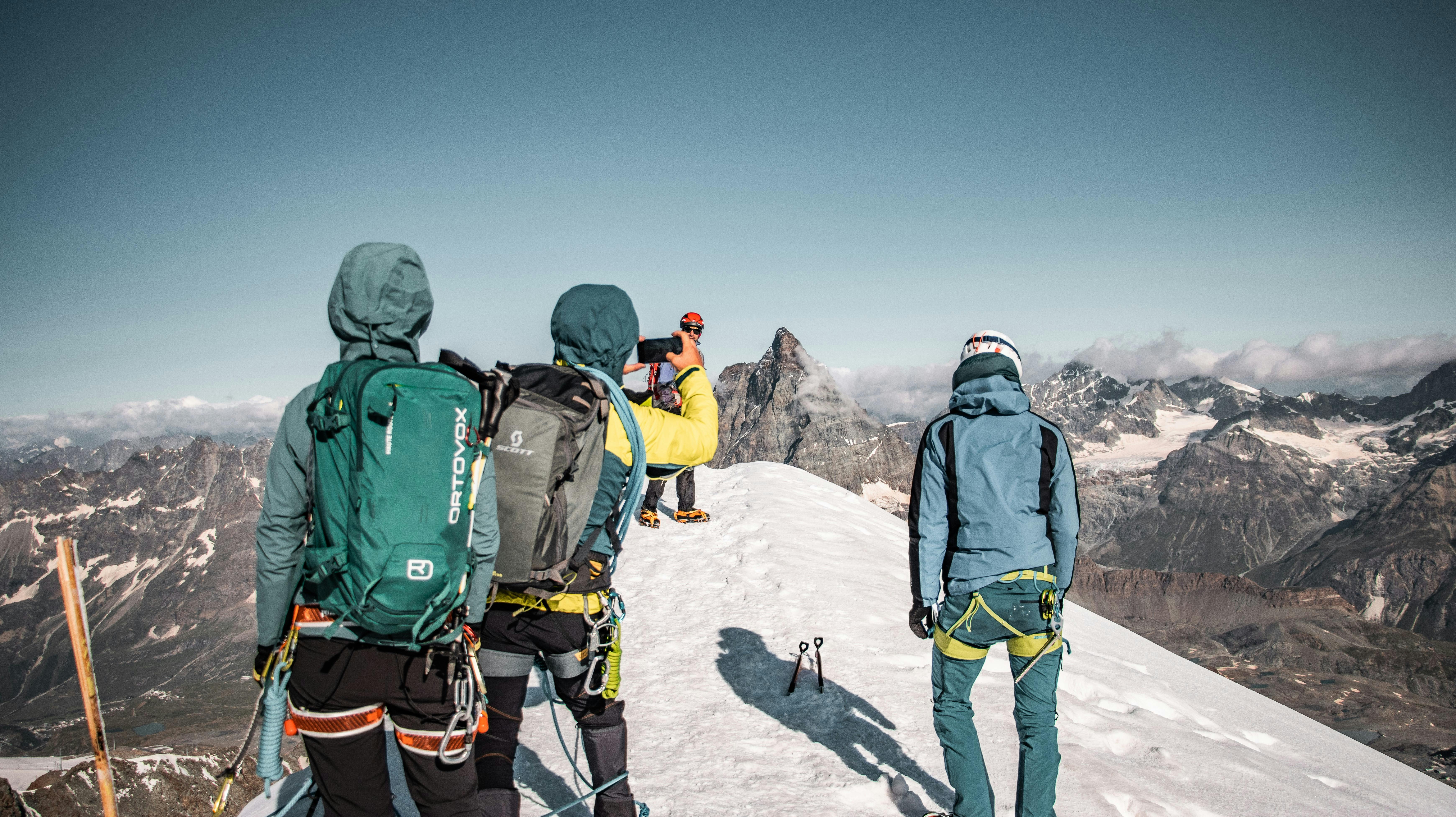 Vertiseit (Q1 Review): Look beyond volatile non-SaaS revenue — Photo by Tobi &Chris on Pexels