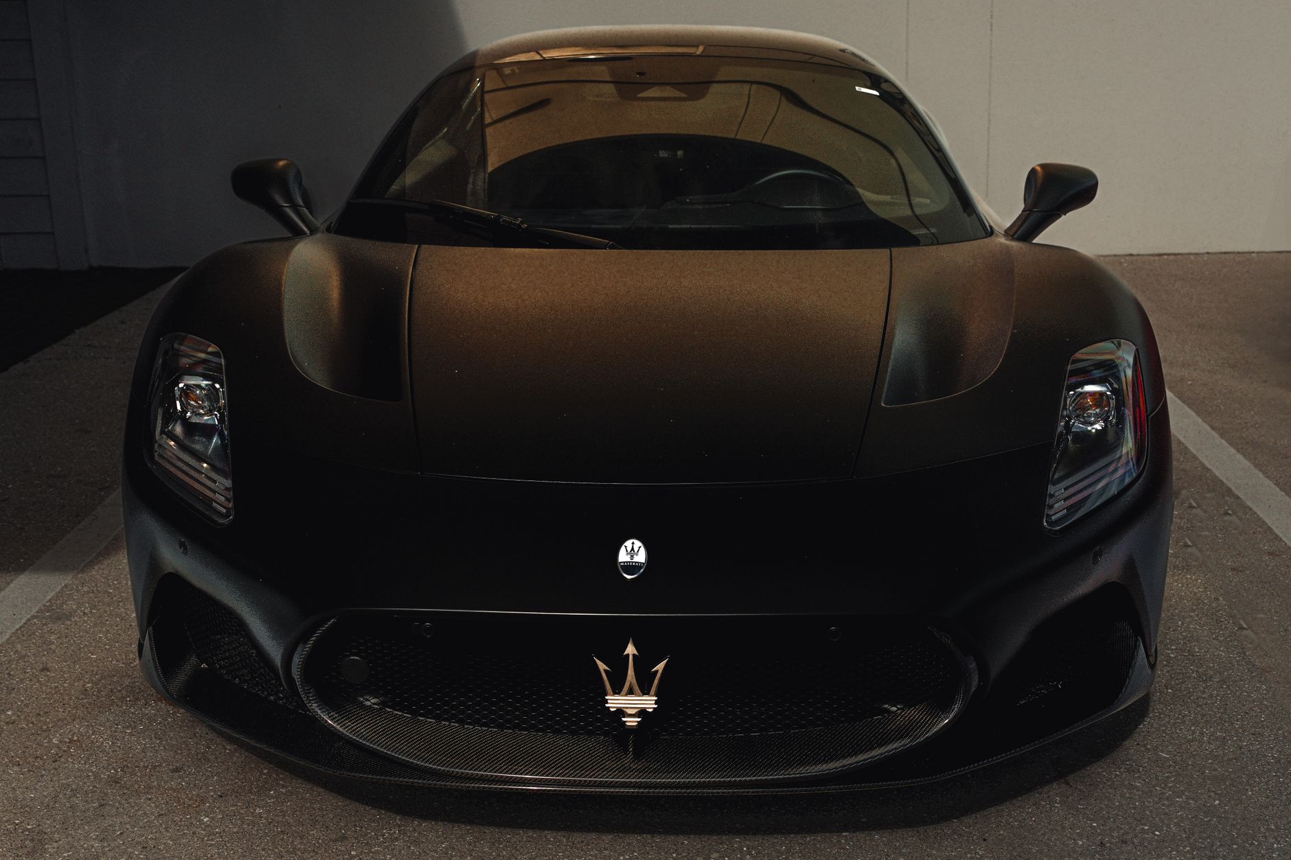 Elegantes Auto & Schwarz – Sportwagen Wallpaper