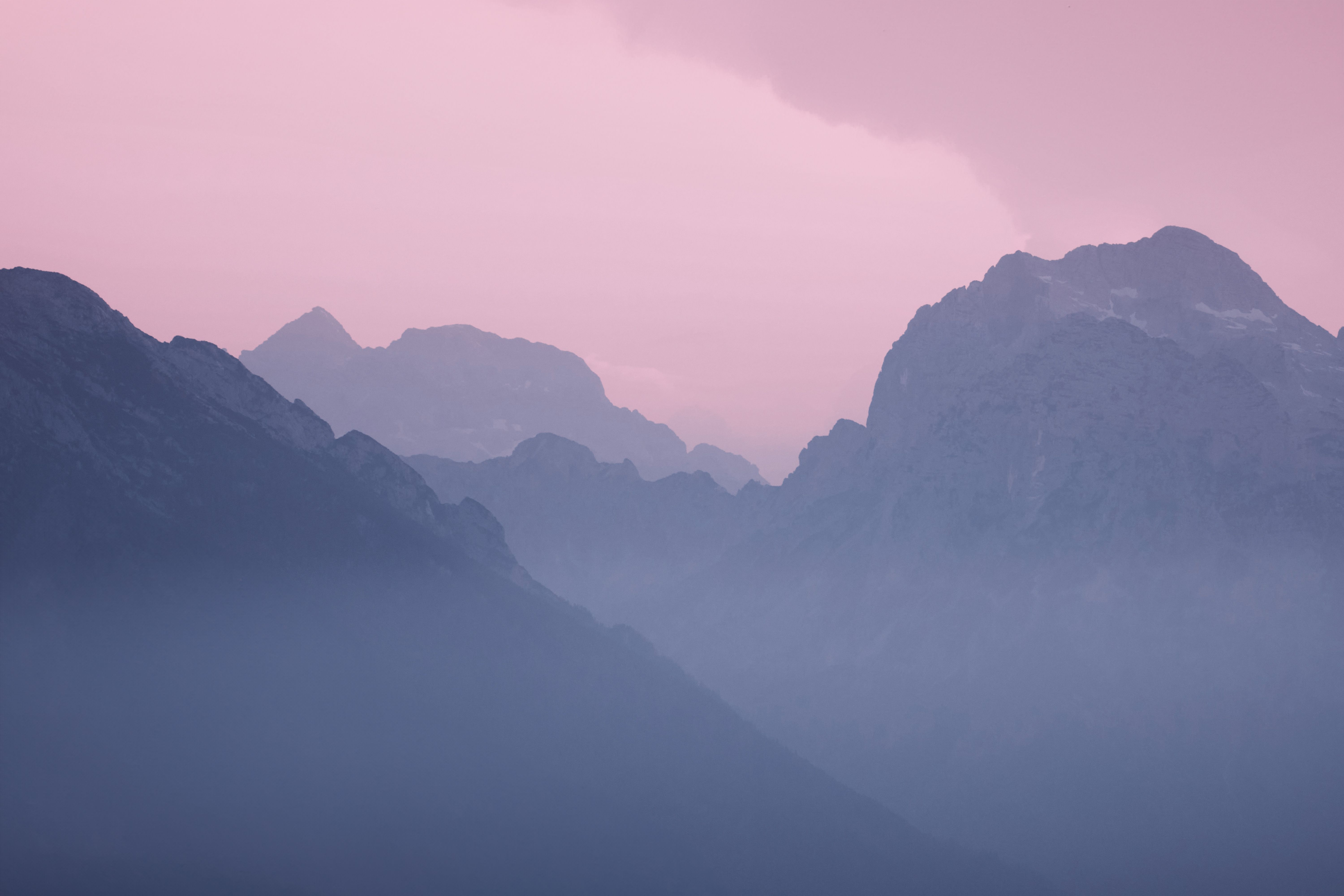 Wanderrucksack auf Berggipfel