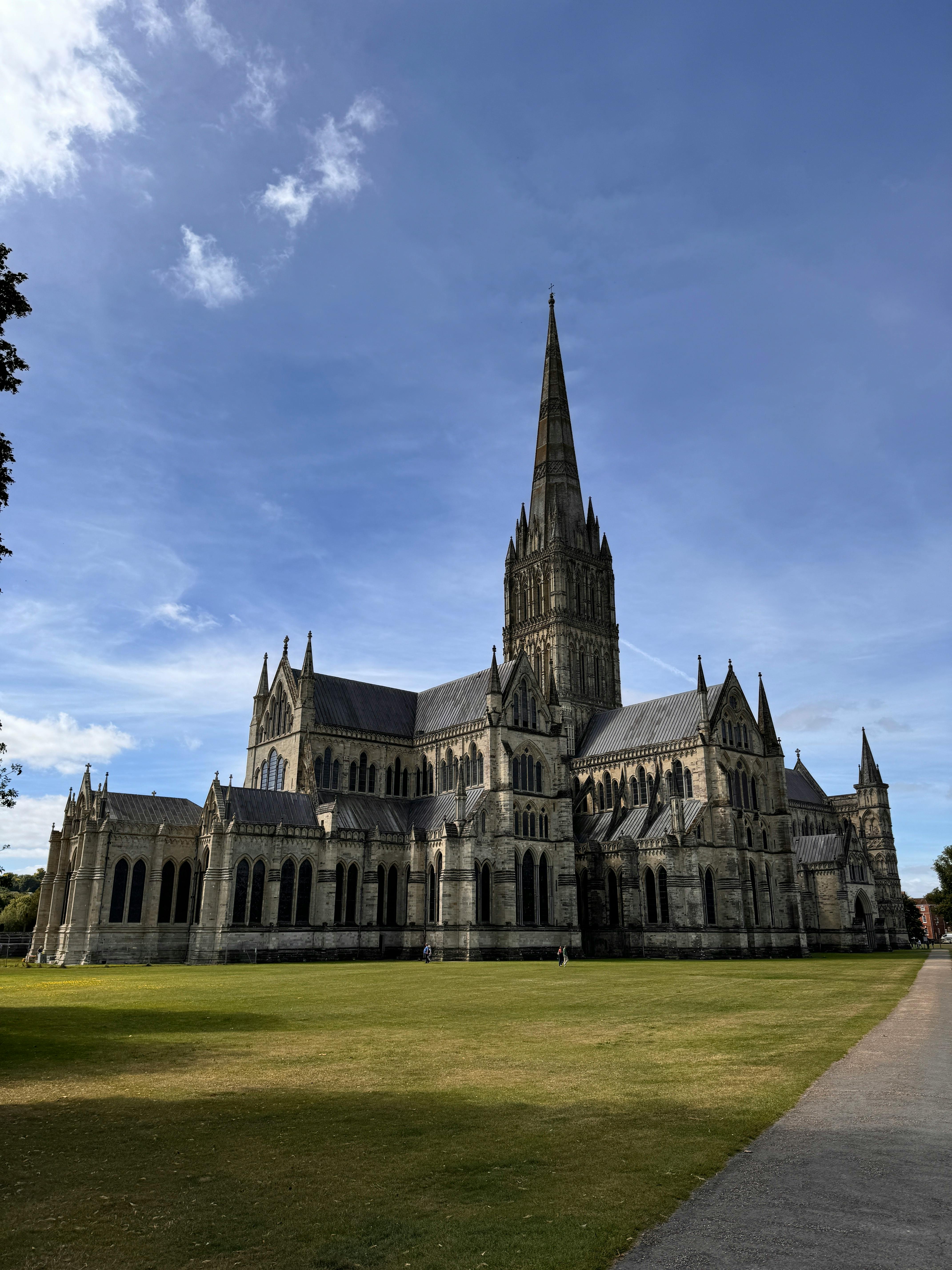 salisbury cathedral in england