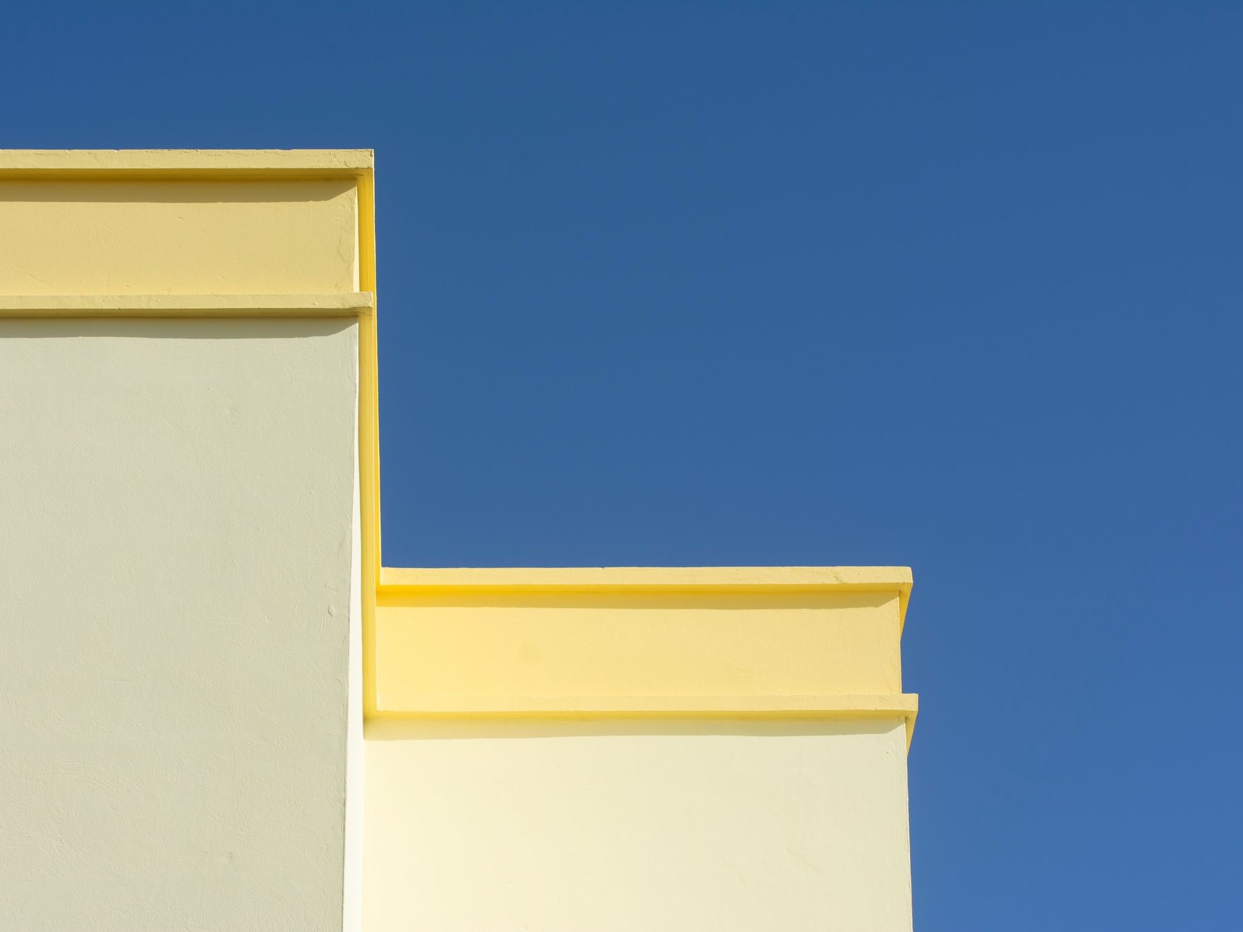 Plastering and Skimming in Uxbridge — a freshly painted, spotless finish